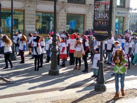 В центре Петербурга молодёжь устроила танцевальный флешмоб